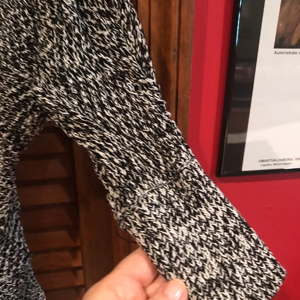 EXPRESS KNIT TOP XS NWOT - Picture 7 of 7